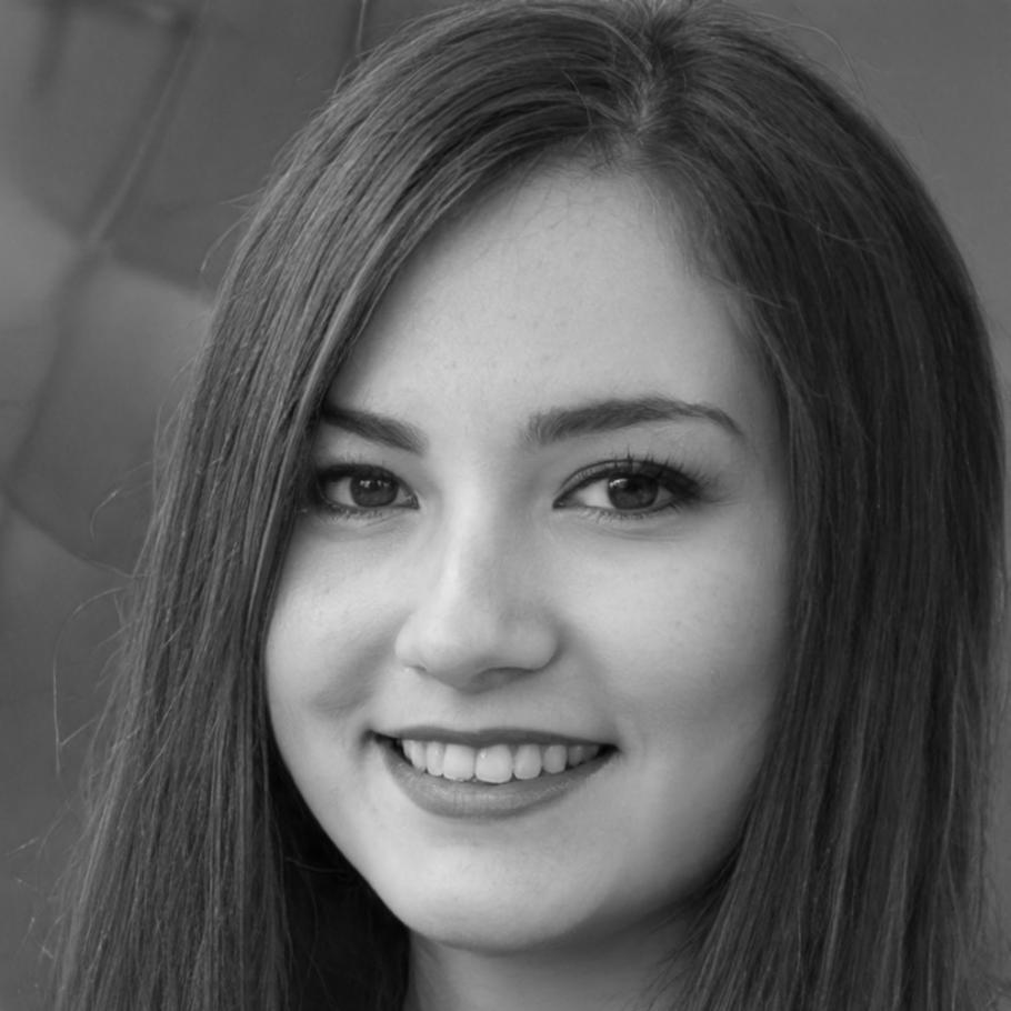 Retrato de graduada exitosa en eco-florística